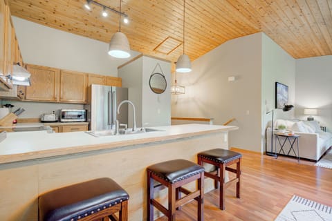 Kitchen seating for 3