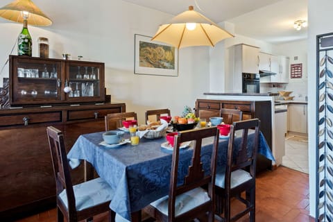 Dining Room, Kitchen