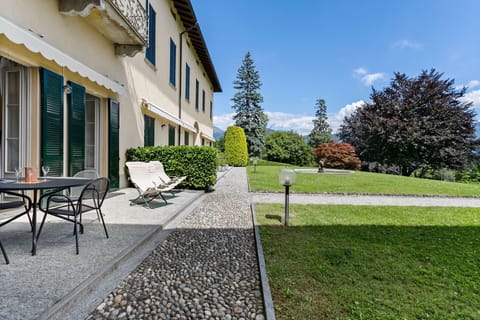 Balcony / Terrace / Patio, Building Exterior, Garden, Main Entrance, Outdoor