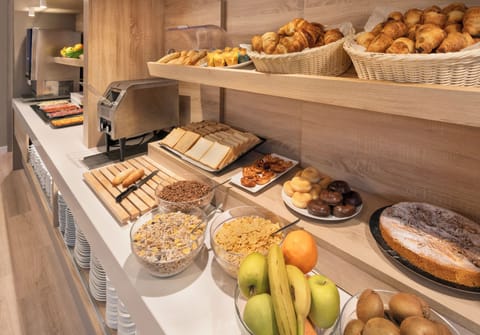Daily buffet breakfast for a fee