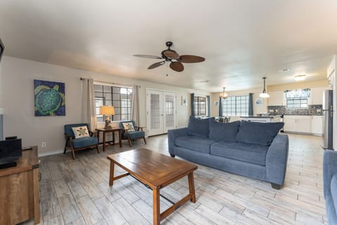 Our seamless living spaces will keep the conversation flowing!