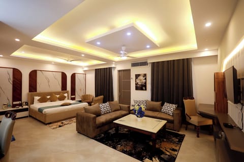 Luxury Suite | Terrace/patio