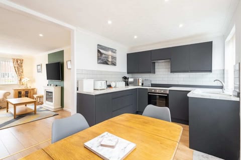 Farthings, Whitby - Host & Stay