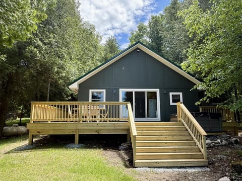 Sturgeon Bay Chalet on Drummond Island (5312)