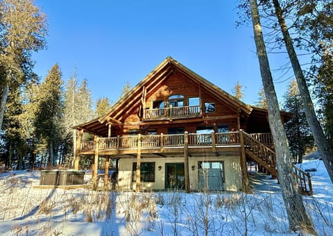 Bootjack Lodge on Drummond Island (5195)