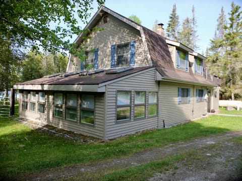 Sticks & Stones on Drummond Island (3837)