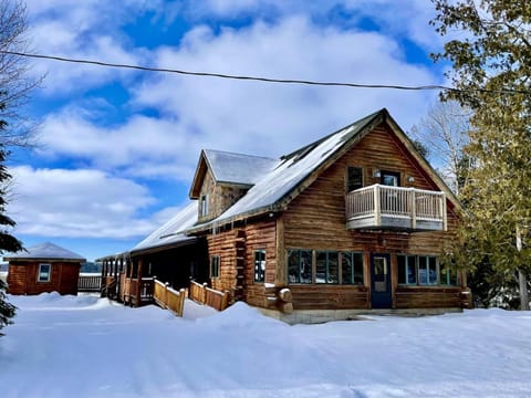 Paw Point Lodge on Drummond Island (5222)