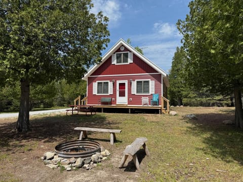 At the Trails on Drummond Island (5259)
