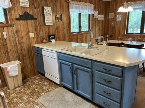 At the Trails on Drummond Island (4499)