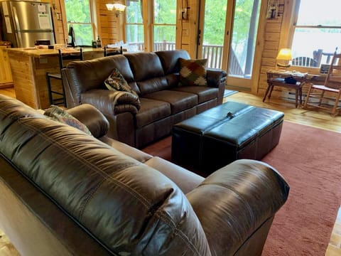 Loon Loft with The Loonlet Vintage Camper on Drummond Island (4489)