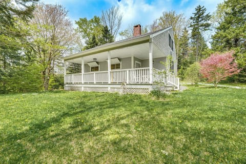 Marlboro Vacation Rental | 2BR | 1BA | 1,500 Sq Ft | Stairs Required