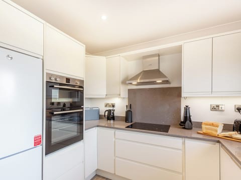 Kitchen | Goppa, Llandanwg