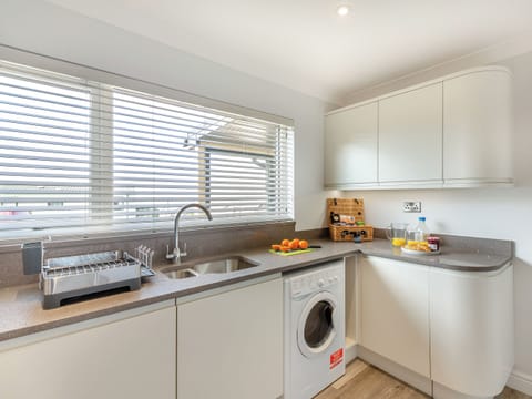 Kitchen | Goppa, Llandanwg