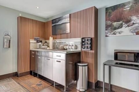 Complimentary coffee is available in the mornings in the lobby.