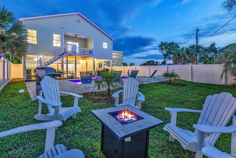Poolside serenity meets cozy evenings by the fire. Embrace the perfect blend of relaxation and warmth in your private retreat. 🔥💦 #PoolsideBliss #FiresideEscapes