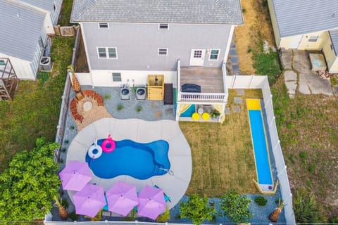 Bowling, Firepit, Pool