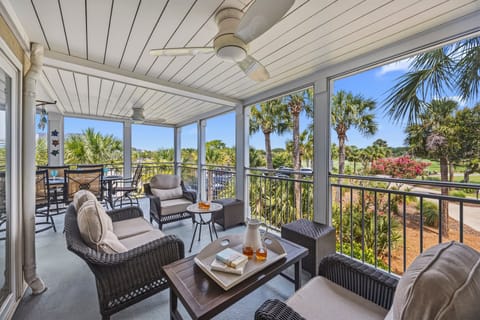 Screened Porch with Views!