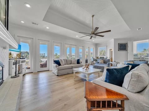 House, Multiple Beds (Aqua Bella) | Living area