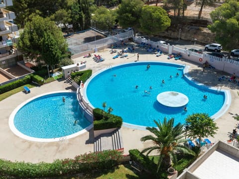 Swimming Pool, Resort, Recreation, Urban Design, Leisure, Vacation, Condominium, Hotel, Shade, Resort Town