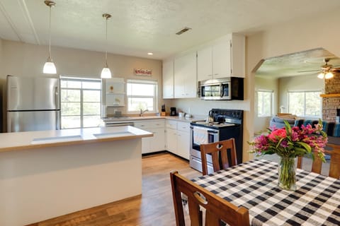Emmett Vacation Rental | 2BR | 1BA | 1,110 Sq Ft | 3 Steps to Enter