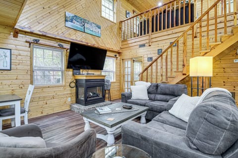 Strawberry Plains Vacation Rental | 3BR | 2BA | 1,550 Sq Ft | Stairs Required