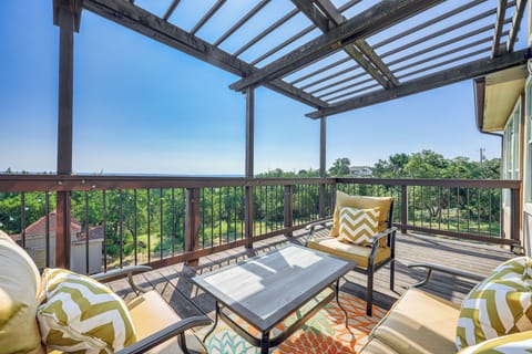 Fischer Vacation Rental | 3BR | 3BA | Steps Required | 2,352 Sq Ft