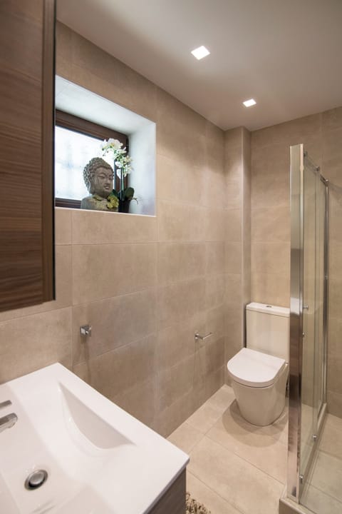 Private spa tub