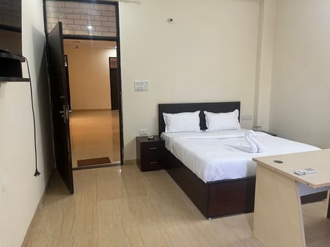 Deluxe Room | 1 bedroom, free WiFi
