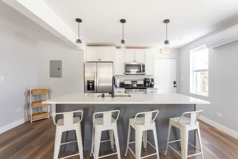 Open kitchen and sitting