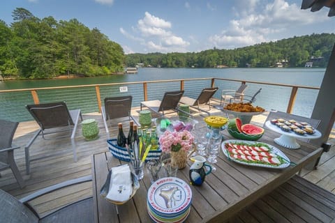 A slice of heaven on Lake Burton - this is the lakefront view you're looking for!