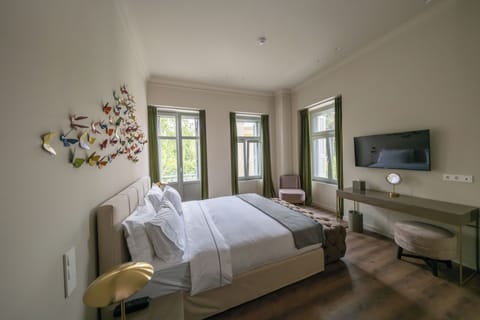 Grand Suite, City View | Premium bedding, minibar, in-room safe, blackout drapes