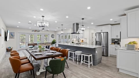 From cooking to dining, this space makes every moment deliciously enjoyable!