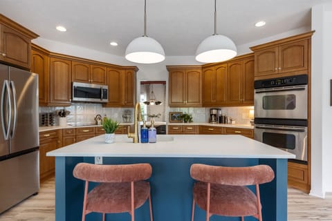 Gather 'round for good food and good vibes. ❤️