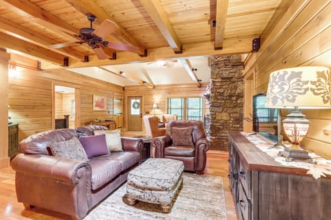 House (4 Bedrooms) | Interior