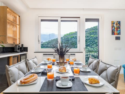 Luxury House, Sea View | Dining room