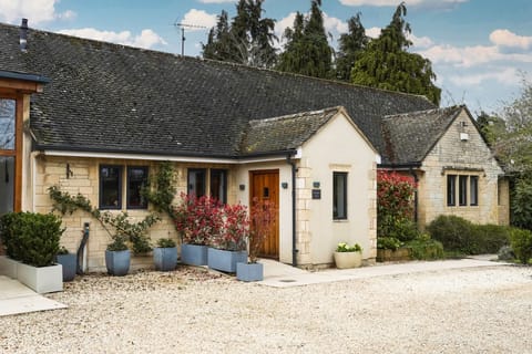 Welcome to Orchard Lea, Winchcombe