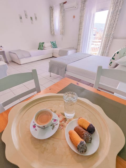 Superior Studio | In-room safe, laptop workspace, blackout drapes, soundproofing