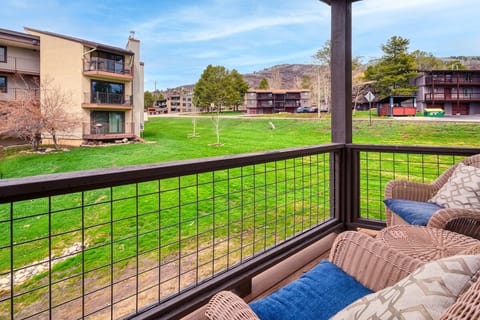 Condo, 1 Bedroom | Property grounds