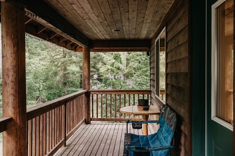 Cabin, 3 Bedrooms | Property grounds