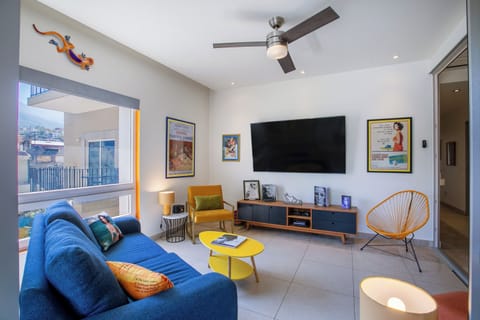 Modern condo with unique high-end decoration in the heart of the Romantic Zone