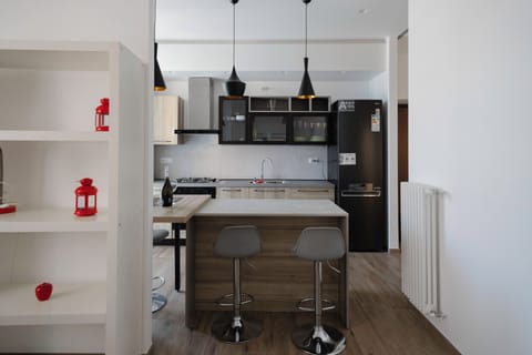 La cucina contemporanea è il cuore della casa.