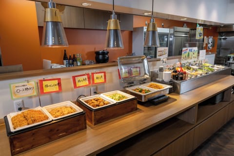 Daily buffet breakfast for a fee