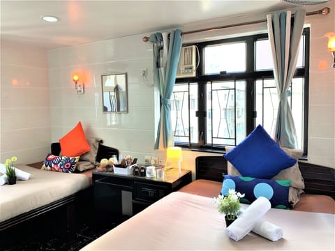 Deluxe Quadruple Room | In-room safe, desk, free WiFi, bed sheets