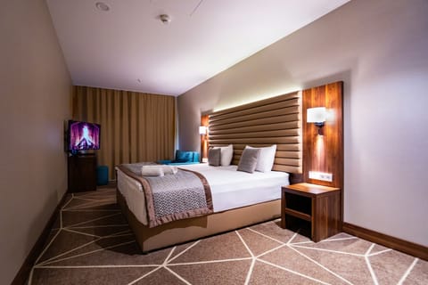 Comfort Room | Blackout drapes, soundproofing, free WiFi, bed sheets