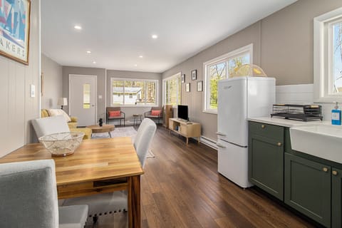 Kitchen / dining area
