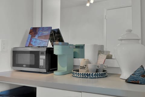 Comfort Studio Suite, Ocean View | Blackout drapes, iron/ironing board, free WiFi