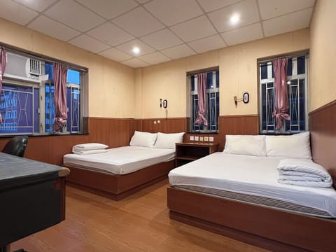 Basic Quadruple Room | WiFi