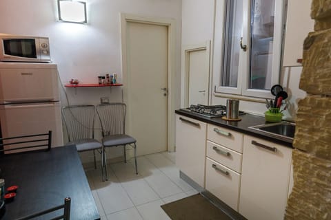 Standard Studio | Private kitchen | Mini-fridge, espresso maker, electric kettle