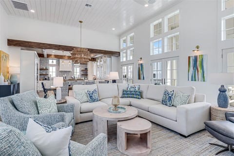 2nd Floor, Primary Living Room