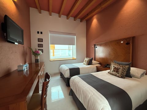 Standard Twin Room | Hypo-allergenic bedding, desk, laptop workspace, soundproofing